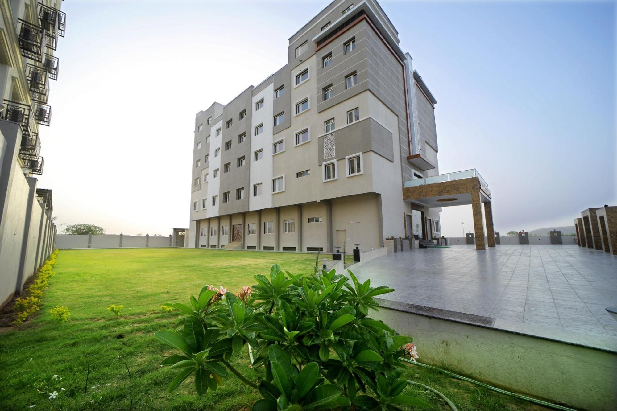 The Sky Imperial - Shahi Hotels & Resort Натхдвара Экстерьер фото